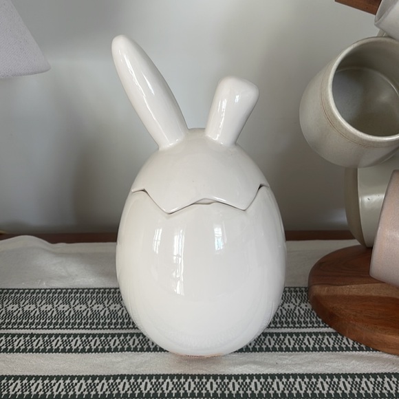 RARE! Egg-Bunny Cannister ๐ฐ - Picture 2 of 4